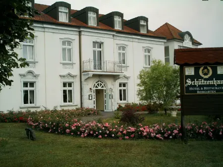 Hotel Schützenhaus Отели в г. Бад-Дюбен