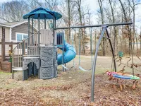 Pet-Friendly Home w/ Deck in Broken Bow! فنادق في بروكن بو