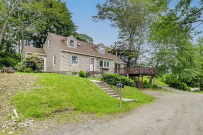 Worcester Apt w/ Lake Access: Close to Colleges!