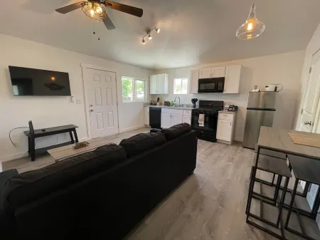 "The Blueberry Cozy home in quiet neighborhood