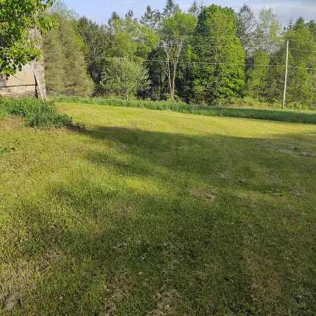 Charming 3-bedroom renovated farmhouse in Cooperstown with Wi-Fi and AC