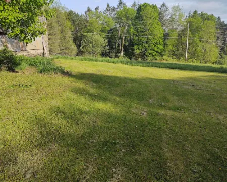 Charming 3-bedroom renovated farmhouse in Cooperstown with Wi-Fi and AC Hotels in Hartwick