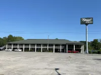 Riverfront Lodge Hotels in 