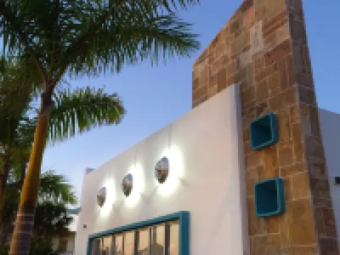 The Vagabond Hotel Hotels near Mimo
