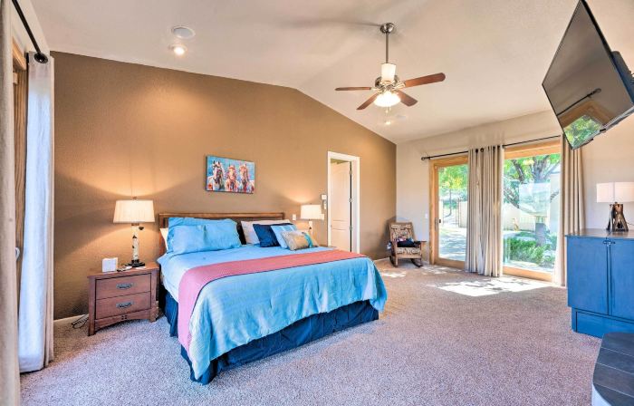 'Doc's Retreat' in Ruidoso Downs w/ Mtn Views