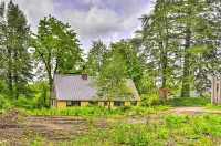 Peaceful + Elegant Cottage w/ Riverside View