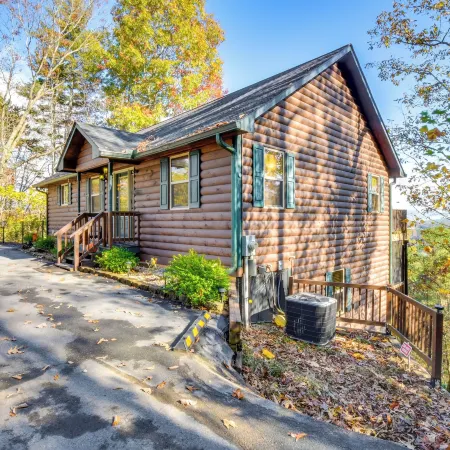 Lakemont Mountain Cabin w/ Game Room & Hot Tub!