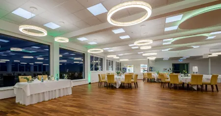 Hotel Fortuna Reutlingen-Tübingen Отели в г. Эшинген