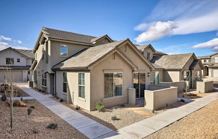 Utah Home w/ Pool Access: Near St George & Zion!