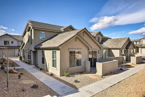 Utah Home w/ Pool Access: Near St George & Zion! - Parkering