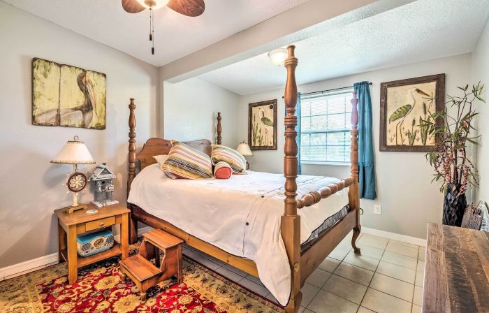 2 Mi to Beach: Canal-Front Home in Hudson!