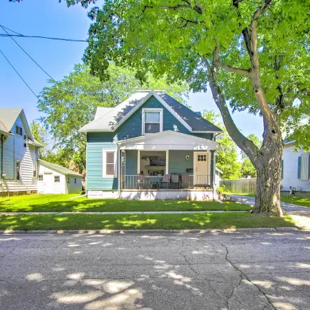 Appleton Abode Near Lake Winnebago and Downtown