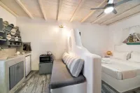 Blue Waves Suites & Apartments - to Kyma Hotels in Drios