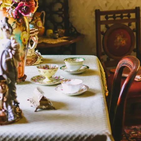 James Bay Inn Hotel, Suites & Cottage
