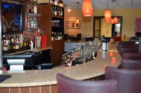 Gateway Hotel and Conference Center - bar