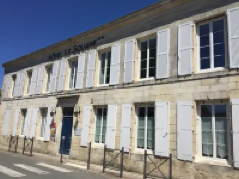 Hôtel le Square Hotels in Saint-Pierre-d'Oleron