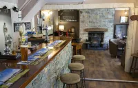 Fox and Hounds Llancarfan Hotels in Barry