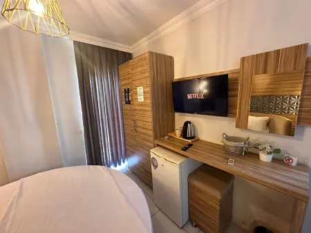 Royal Ezel Hotel