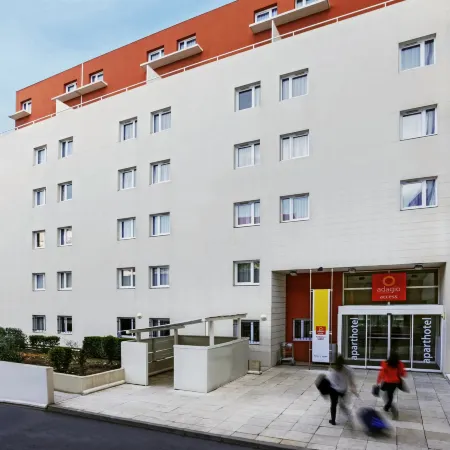 Aparthotel Adagio Access Marseille Prado Perier Отели рядом с достопримечательностью «Пляжи Прадо»