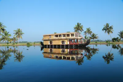 Sreekrishna Houseboats Hotel a 