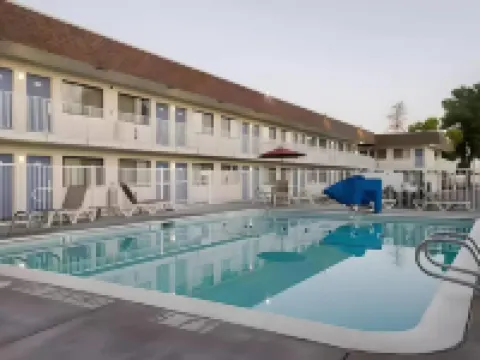 Super 8 by Wyndham Turlock Hotels in Turlock