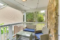 Chic Front Royal Retreat Near Shenandoah River! - parking