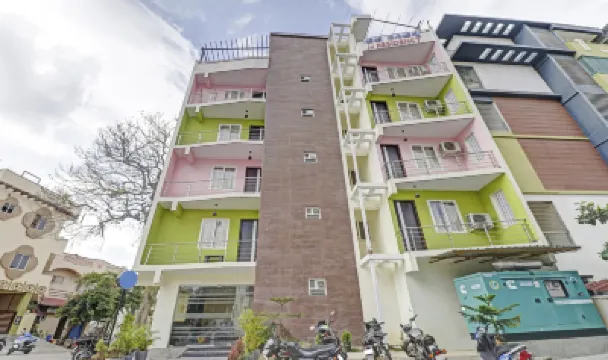 Treebo JJ 住宅 鄰近大榕樹的酒店