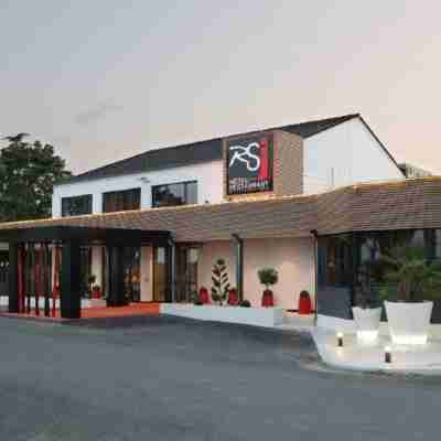 Logis Hotel Relais Saint-Jacques Châteauroux | Complexe Hôtelier Hotel Exterior