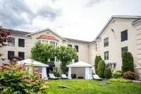 The Inn at Fox Hollow Hotel