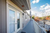 The Alpine - Central Collingwood Condo Hotels near The Maker's Outpost