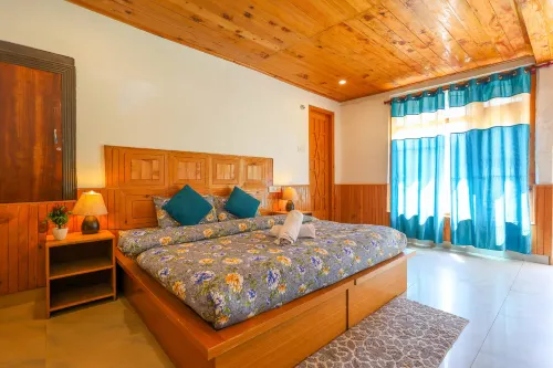 Moksha Woodhouse Hotels in Kullu