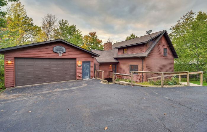 Lakefront Wisconsin Cabin with Boat Dock!