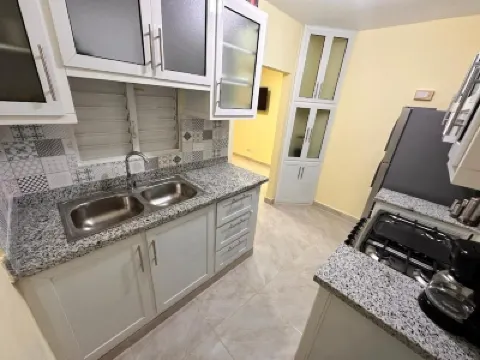 Charming 2-Bedroom House with WiFi, AC, Gated Driveway "Private" Hotels in 