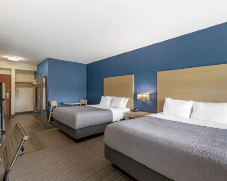 Quality Inn & Suites Hotels in Oakville