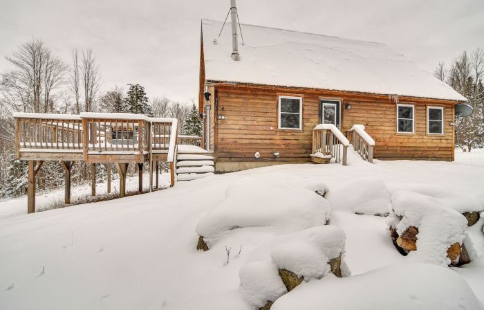 Snowmobiling on-Site: Secluded Vermont Getaway