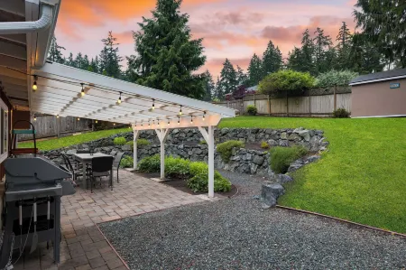 Cottage By The Bay by Avantstay 0.5mi to Beach! Отели рядом с достопримечательностью «Парк округа Дабл Блафф»