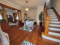 Century old 4 bedroom close to SVU, sleeps 8.