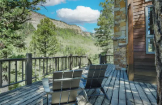 Modern 3BR Alpine Cabin, Mtn Views, Deck, Nearby Lakes and Purgatory Skiing