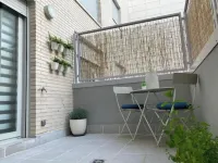 Central apartment with private parking