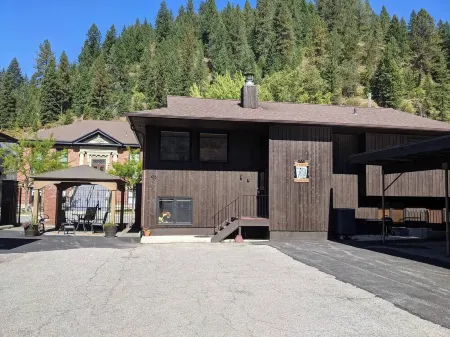 Live like an Executive & sleep like a King