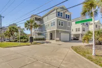 Walk to Ocean: Myrtle Beach House w/ Hot Tub! - parking