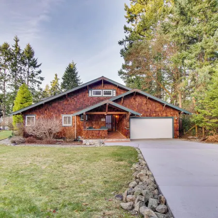 Puget Sound Cottage w/ Private Community Beach!