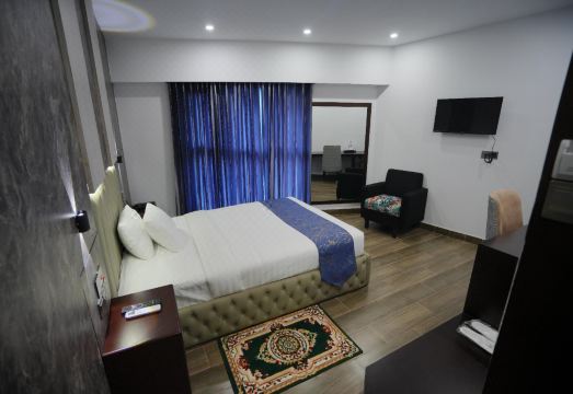 Hotel Crown Park Ltd