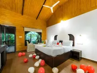 Shangri-La Jungle Village Resort Hotels in Kulem