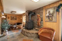 Spirit Lake Lodge - parking