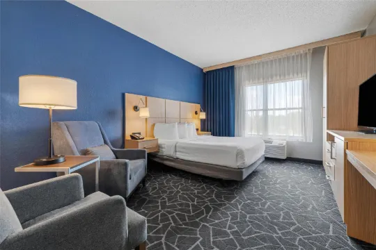 貝斯特韋斯特歐克萊爾南部酒店