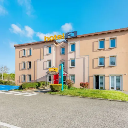 Hotelf1 Lyon Bourgoin-Jallieu