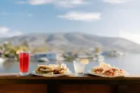 Lakehouse Resort Hotels in Lake San Marcos