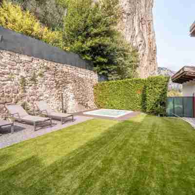 On the Rock Hotel Exterior