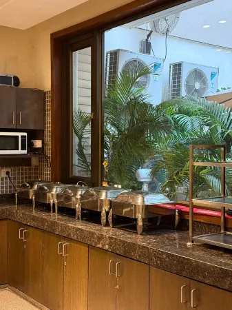 Uds Villa - Scandinavian B&B - Next to Vfs Отели рядом со станцией Rajiv Chowk